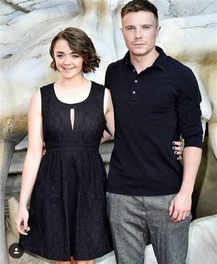 Joe Dempsie Couple: A Deep Dive into His Romantic Life and Relationships