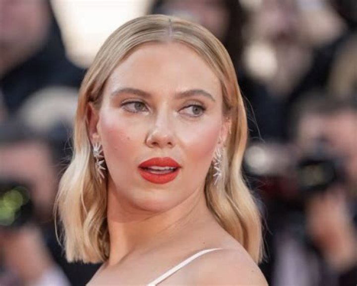 Scarlett Johansson Height and Weight: A Comprehensive Guide to Her Physical Stats and More