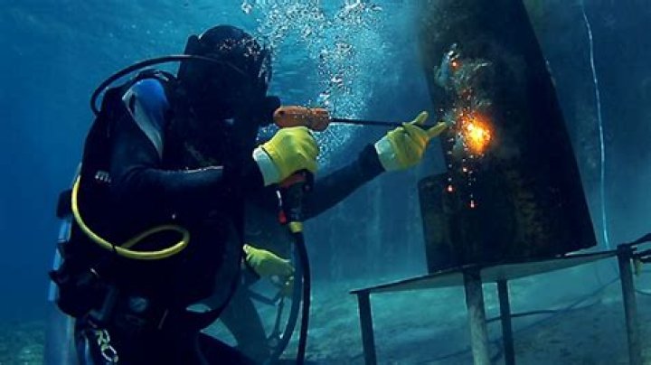 Underwater Welding Salary in Canada: A Comprehensive Guide